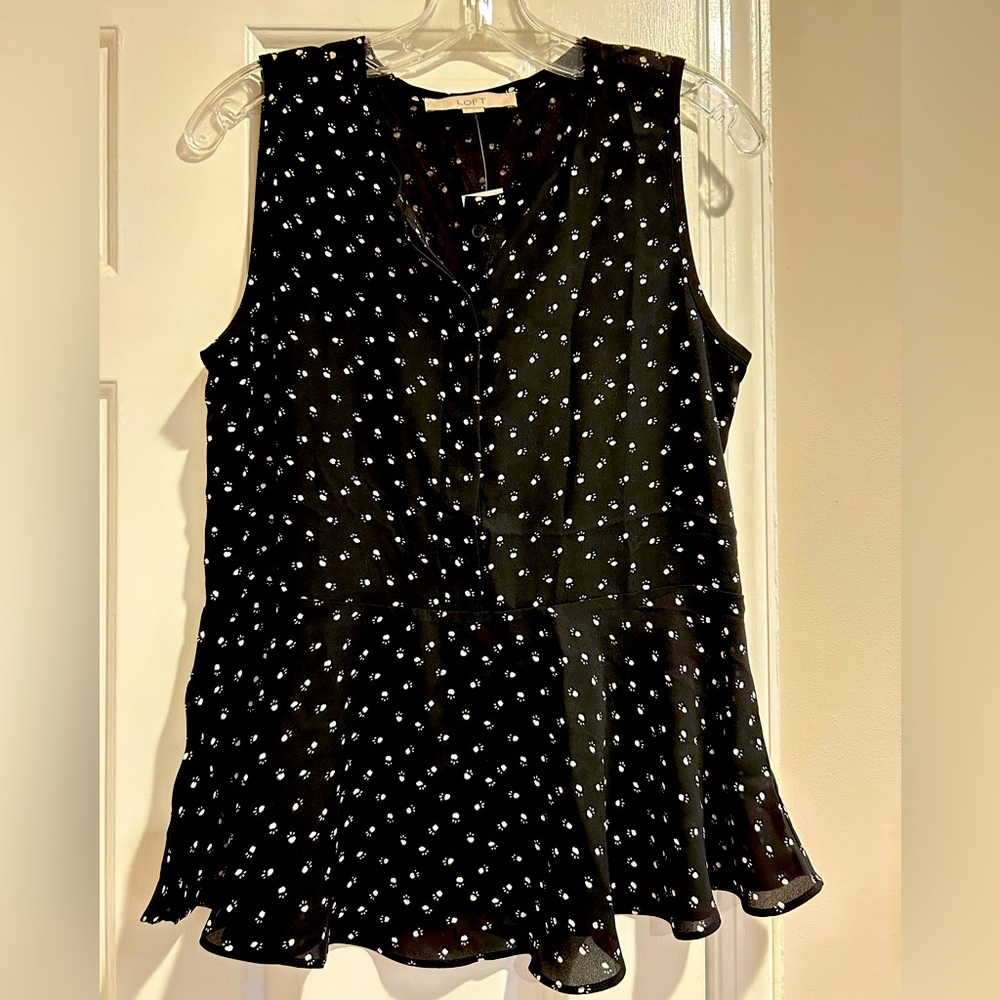 NWT Peplum sleeveless top with paw print